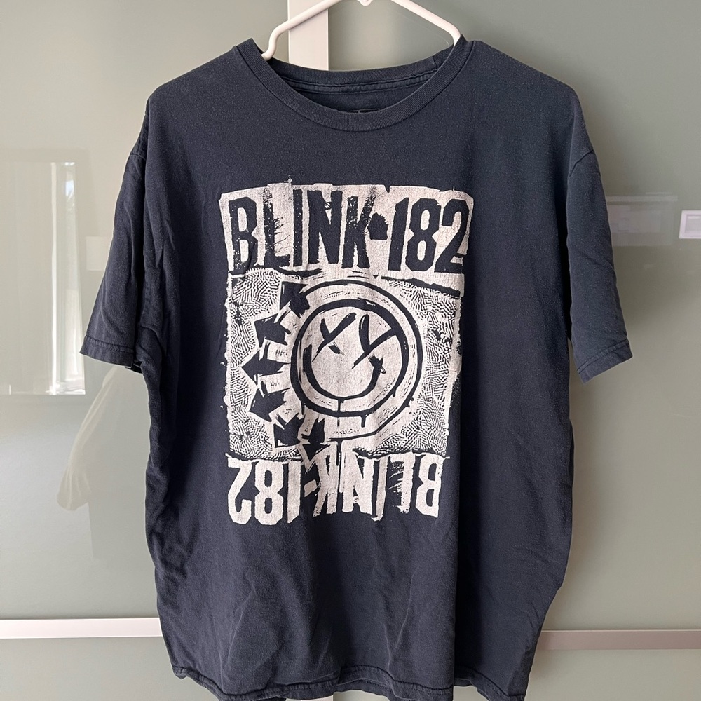 Blink 182 X-Large Dark Blue Band T-Shirt